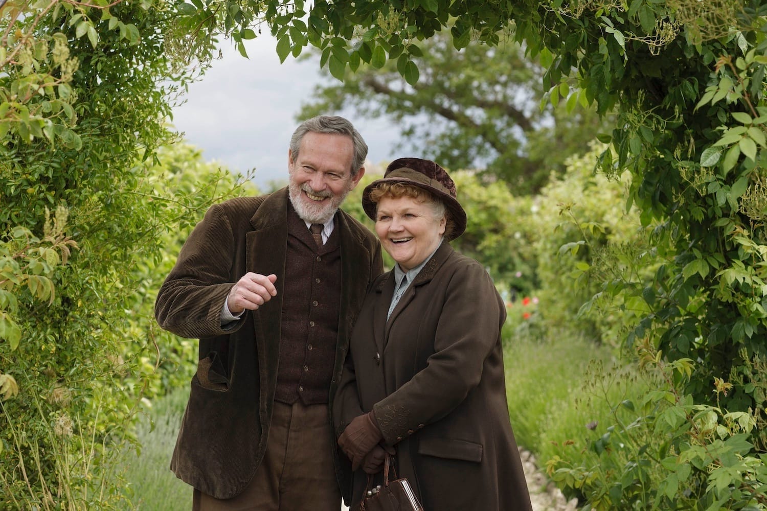 Mr. Mason (Paul Copley) and Mrs. Patmore (Lesley Nicol)