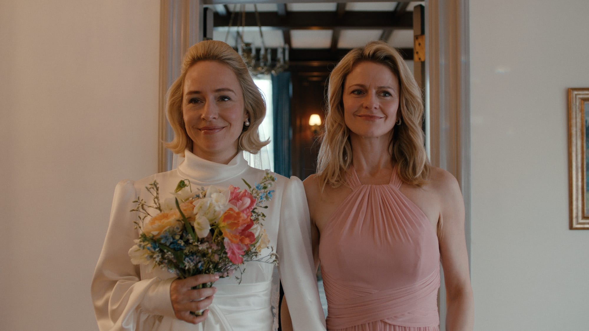 Sarah Goldberg and Susan Stanley in 'SisterS' Season 2