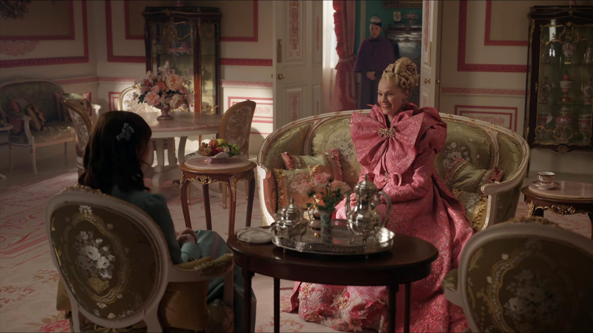 Claudia Jessie as Eloise Bridgerton and Jessica Madsen as Cressida Cowper in 'Bridgerton' Season 4