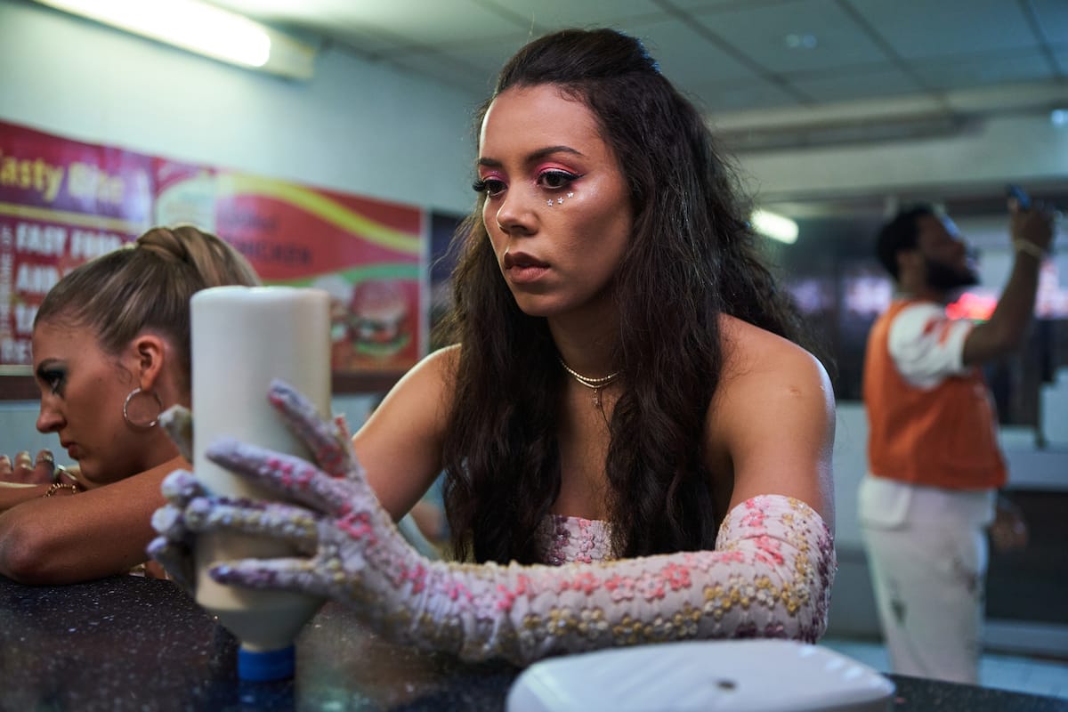 Nicole Lecky in "Mood"