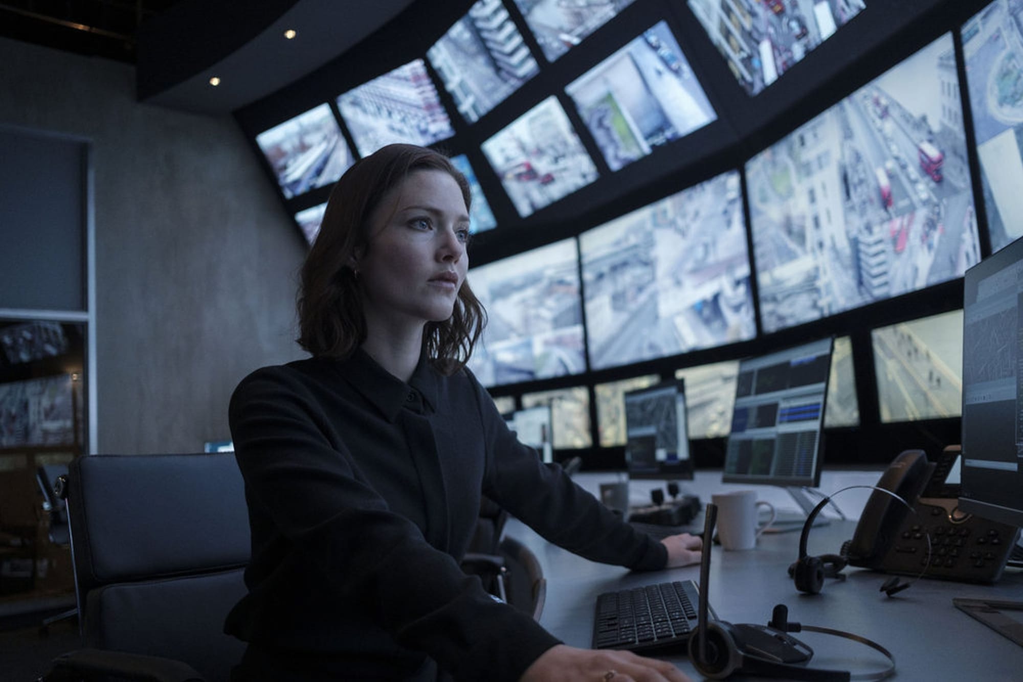 Holliday Grainger as DCI Rachel Carey in 'The Capture'