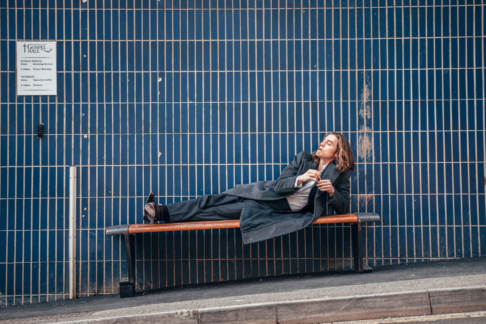 Jack Farthing as Selby in 'Rain Dogs'