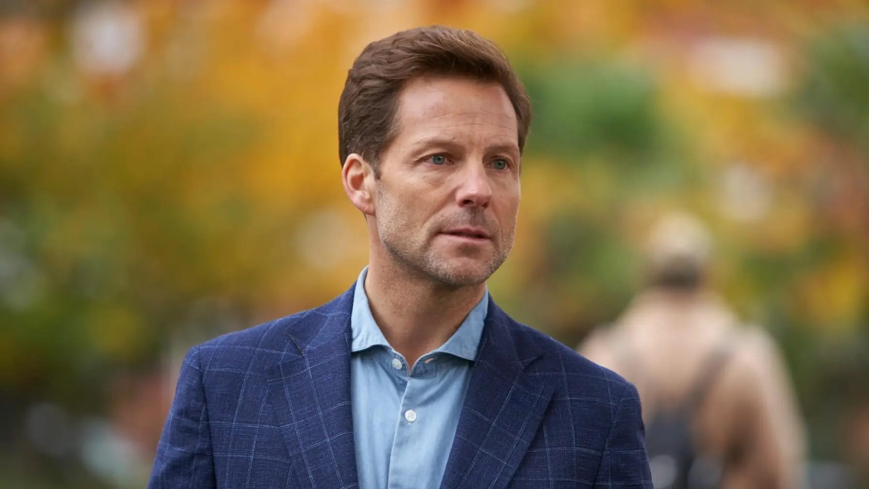 Jamie Bamber as DCI Martyn Hunter in DI Ray