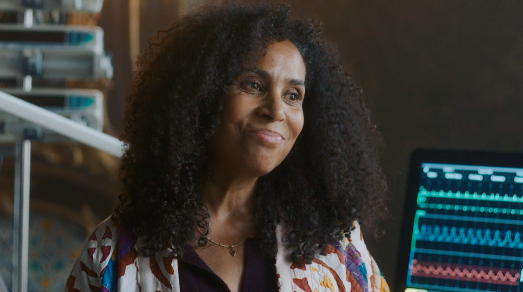 Rikki de Jaeger (Clara Onyemere).