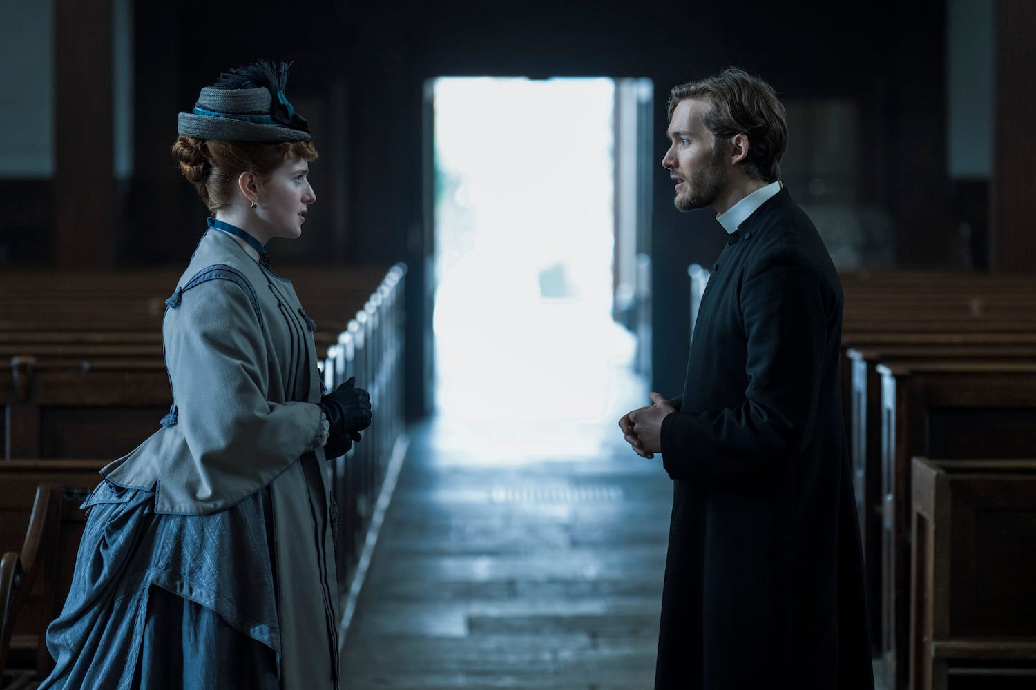 Hannah Onslow and Toby Regbo in "Belgravia: The Next Chapter"