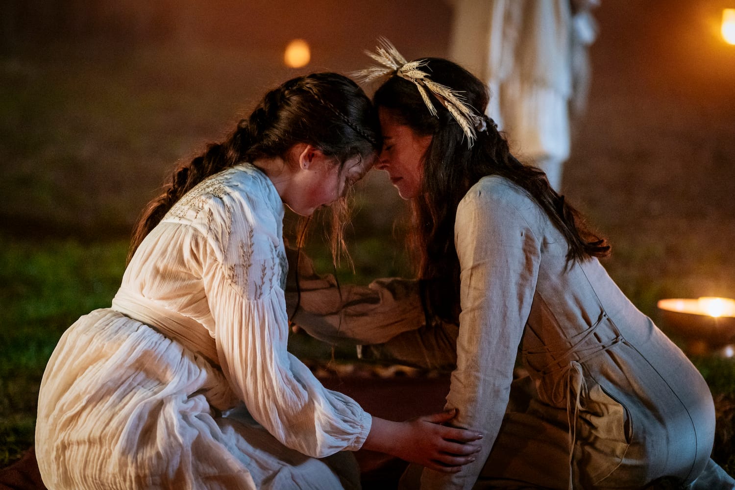 Elaine Cassidy in "Sanctuary: A Witch's Tale"
