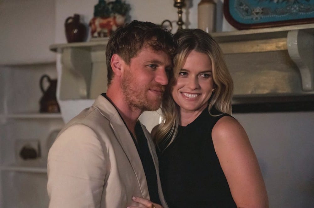 Seamus (Johnny Flynn) and Frankie (Alice Eve).