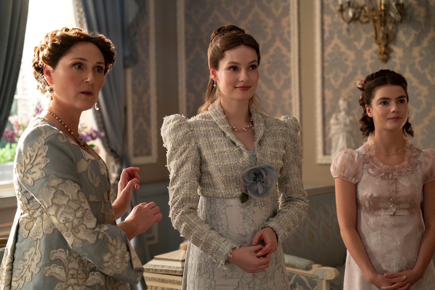 Ruth Gemmell, Hannah Dodd, and Florence Hunt in "Bridgerton" Season 3
