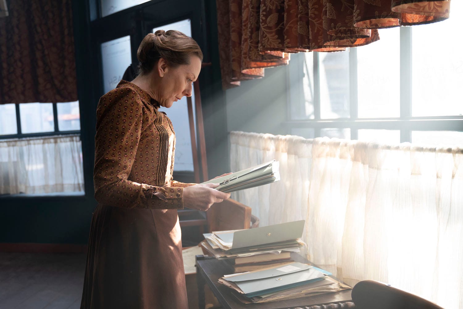 Cathy Belton in "Miss Scarlet &amp; the Duke" Season 4