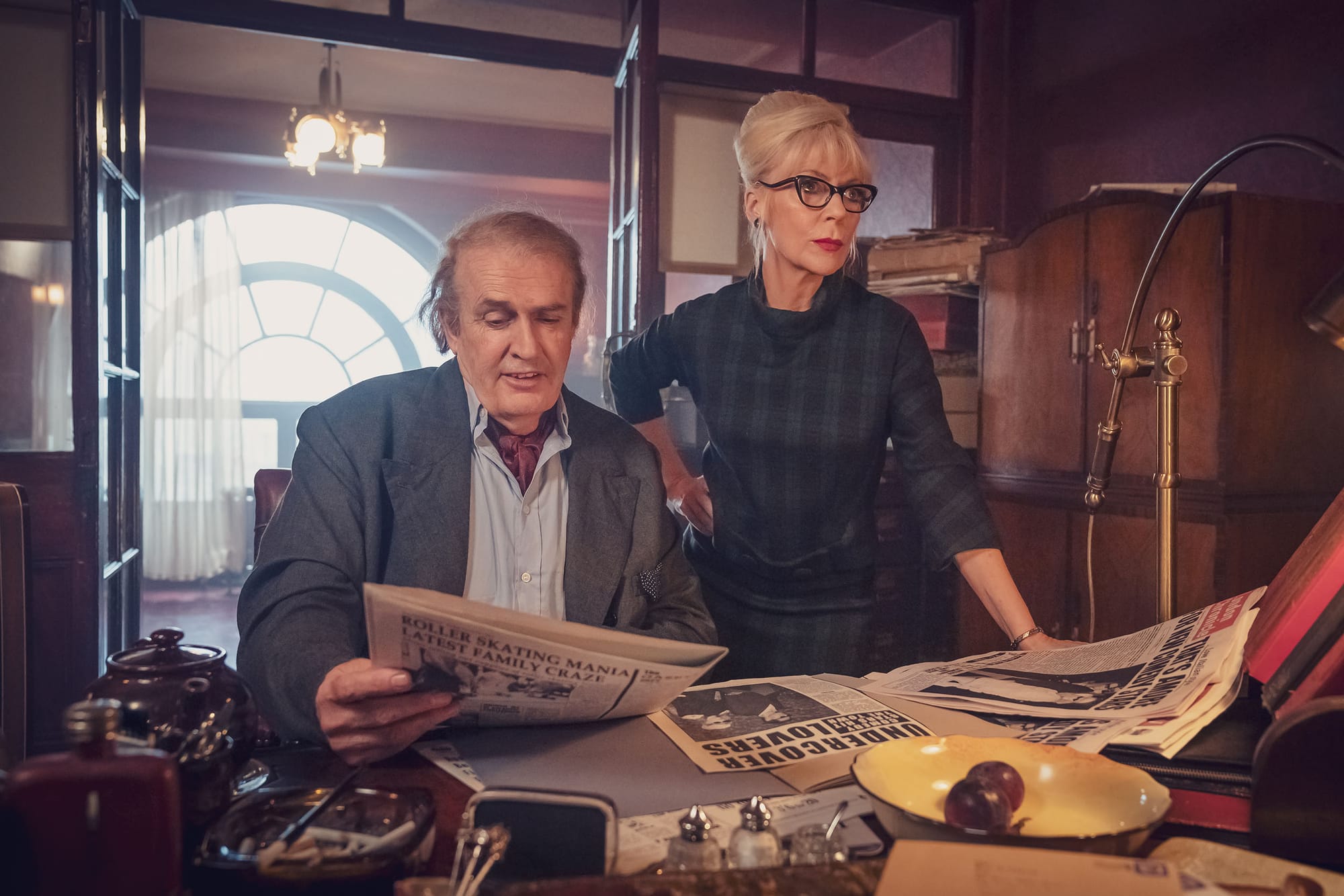 Rupert Everett and Morwenna Banks as Brian and Patsy Debenham in Funny Woman Season 1