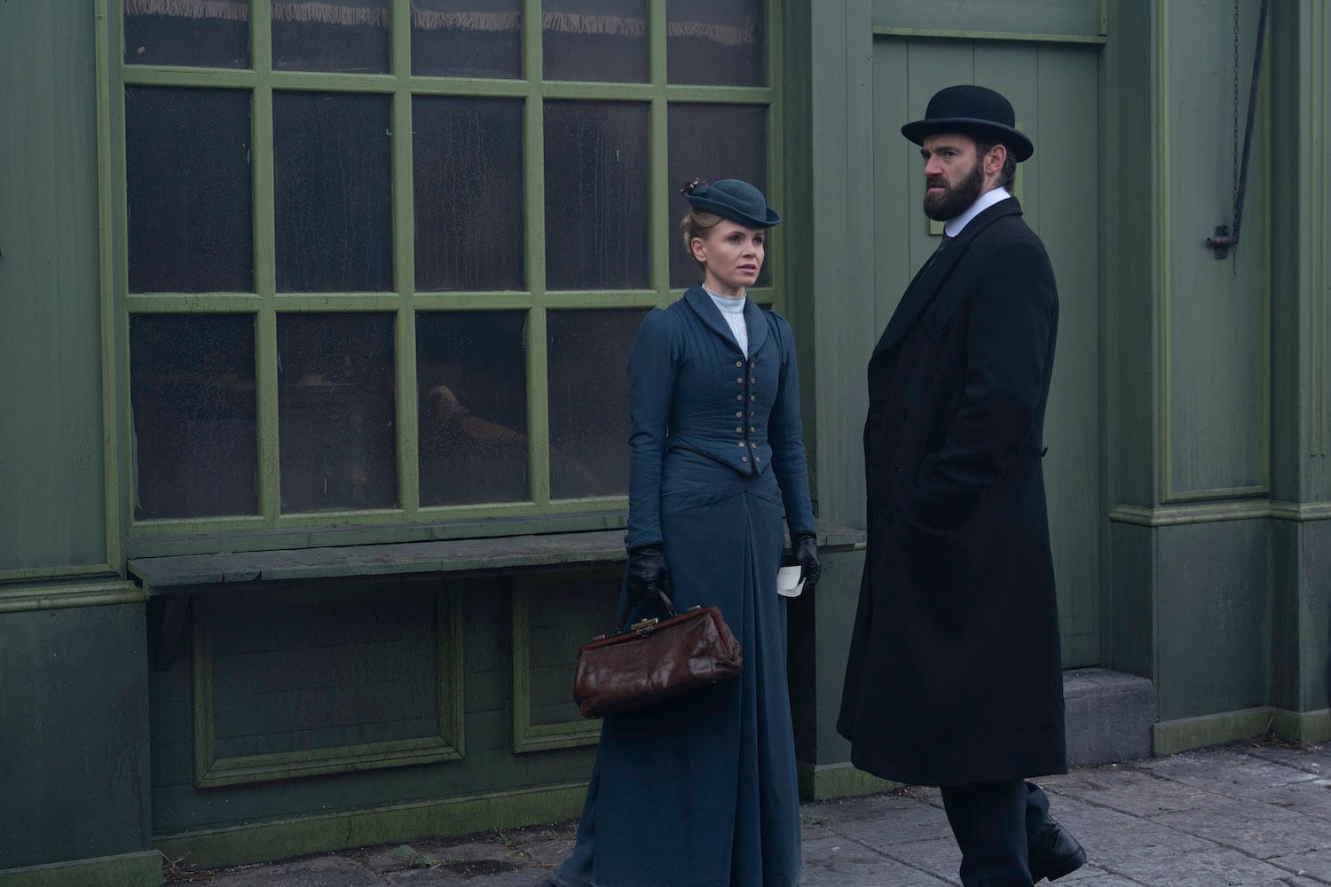 Kate Phillips and Stuart Martin in "Miss Scarlet & the Duke' Season 4