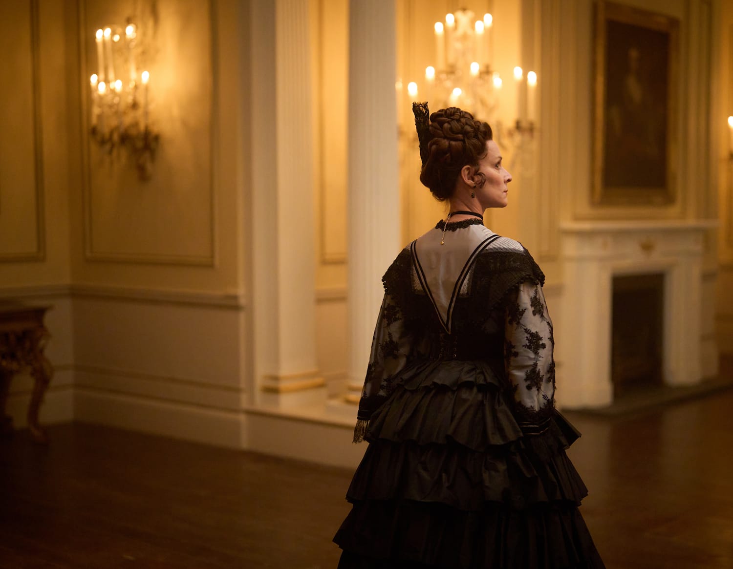 Claude Perron in "Belgravia: The Next Chapter)