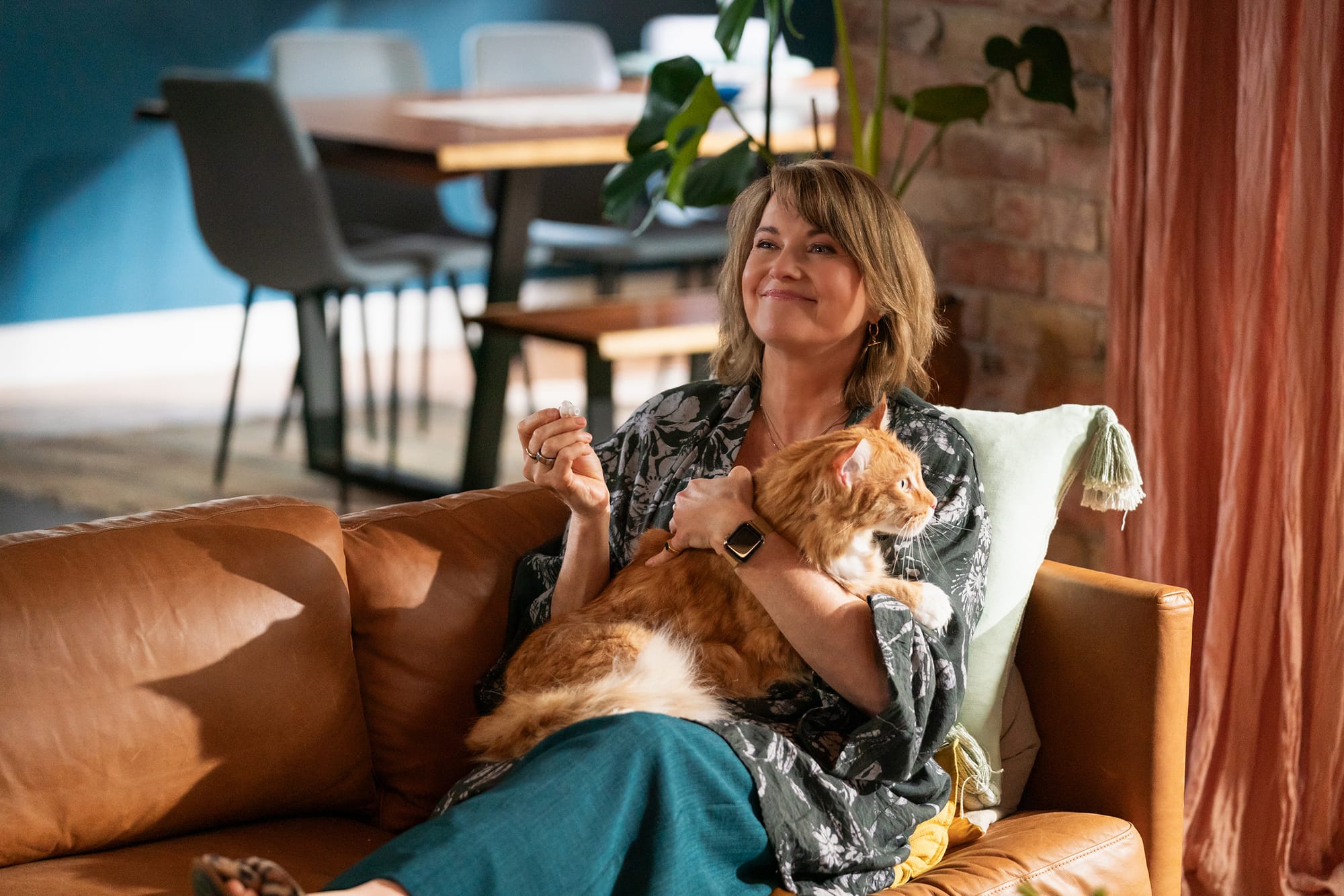 Zeppelin as Chowder the Cat and Lucy Lawless as Alexa Crowe in 'My Life Is Murder' Season 4 