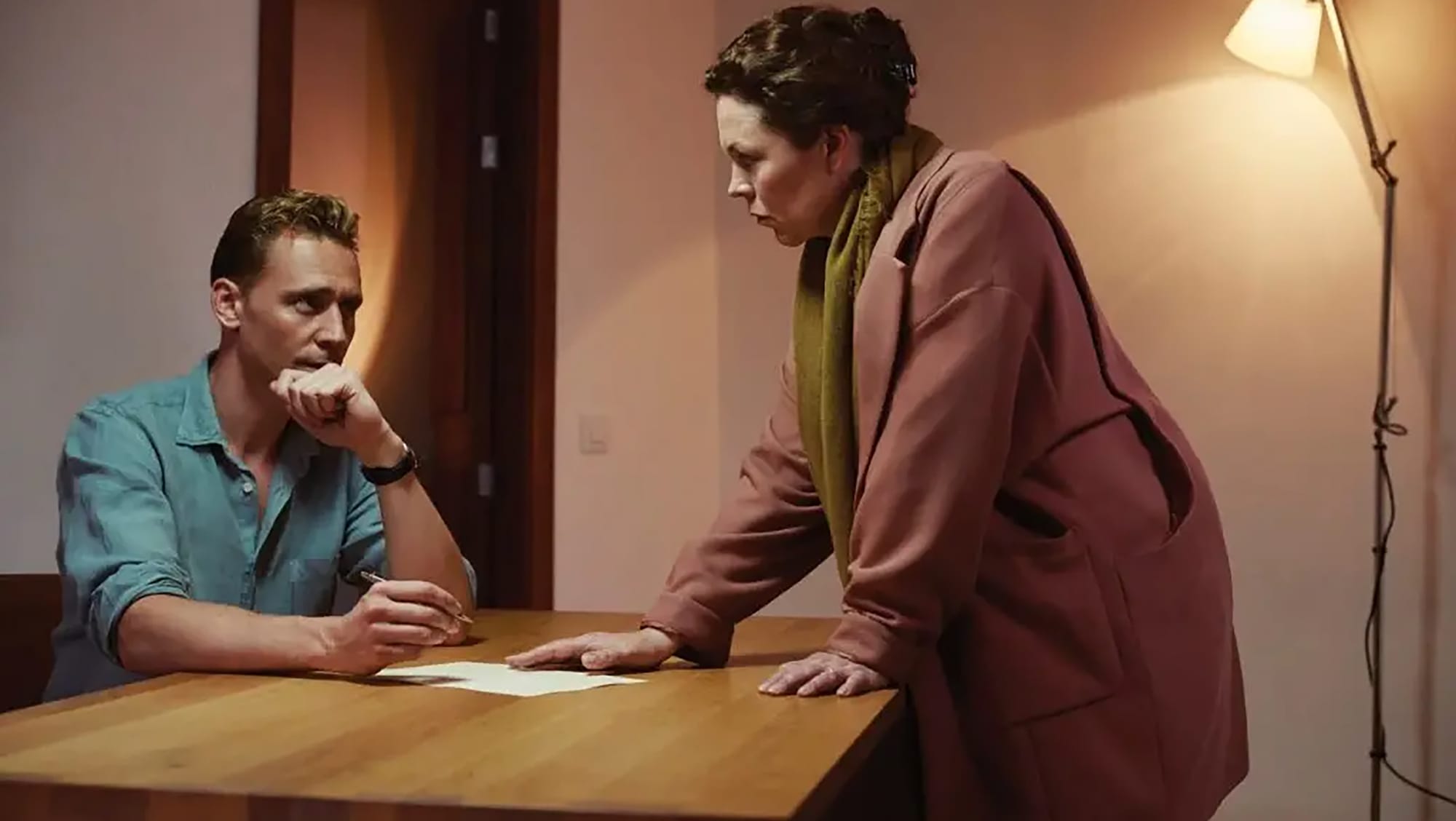 Tom Hiddleston as Jonathan Pine and Olivia Colman as Angela Burr in 'The Night Manager' Season 1