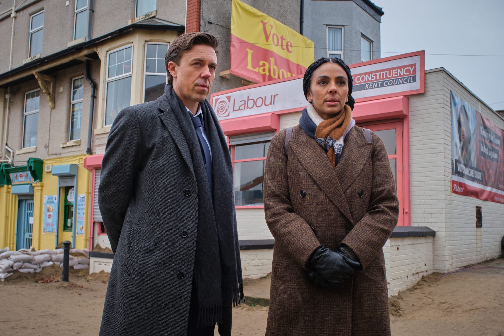 Francine Bridge (Marsha Thomason) and Chris Edwards (Andrew Buchan) start their campaign.