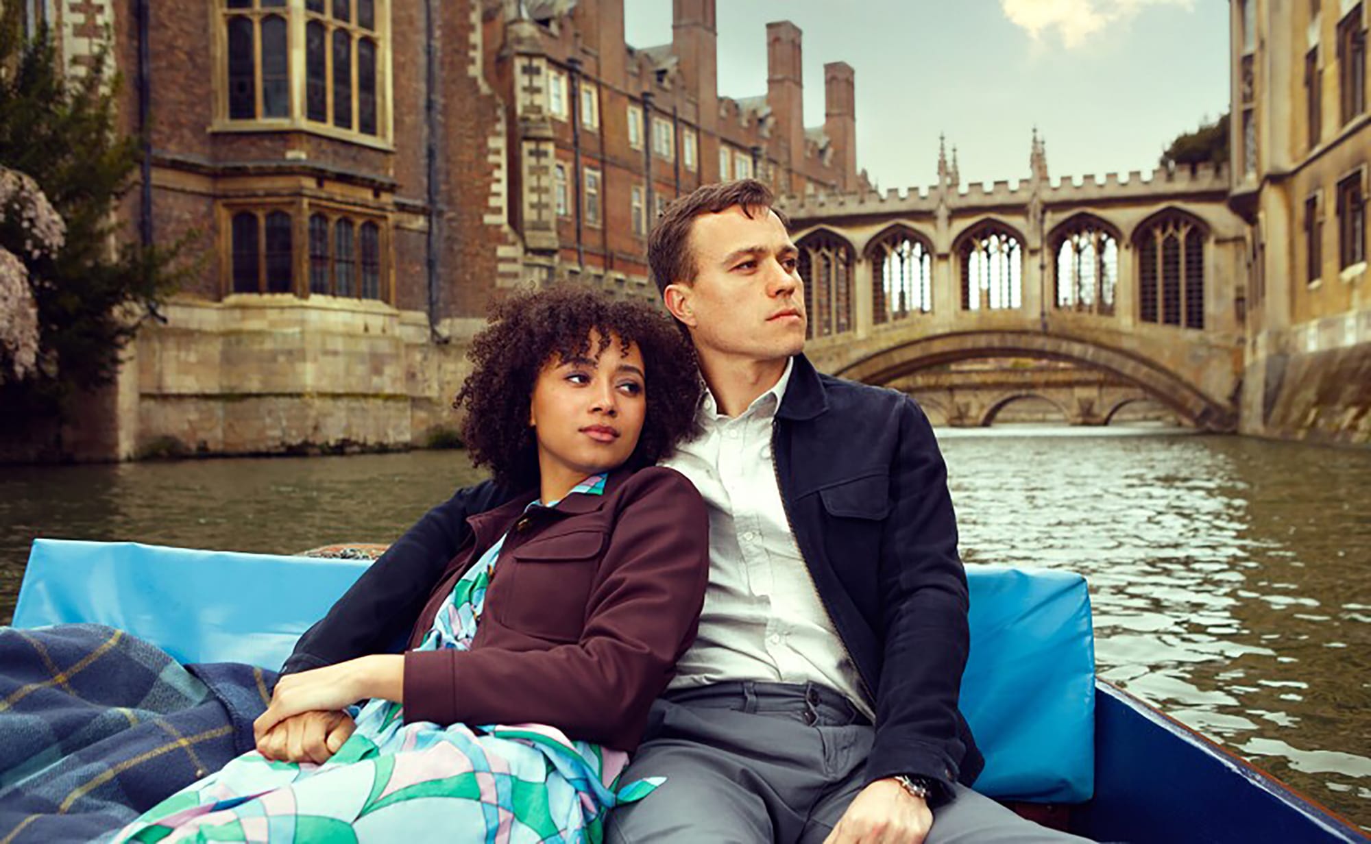 Emma Naomi as Lisa Donckers and Barney White as Dan Winters in 'Professor T' Season 3