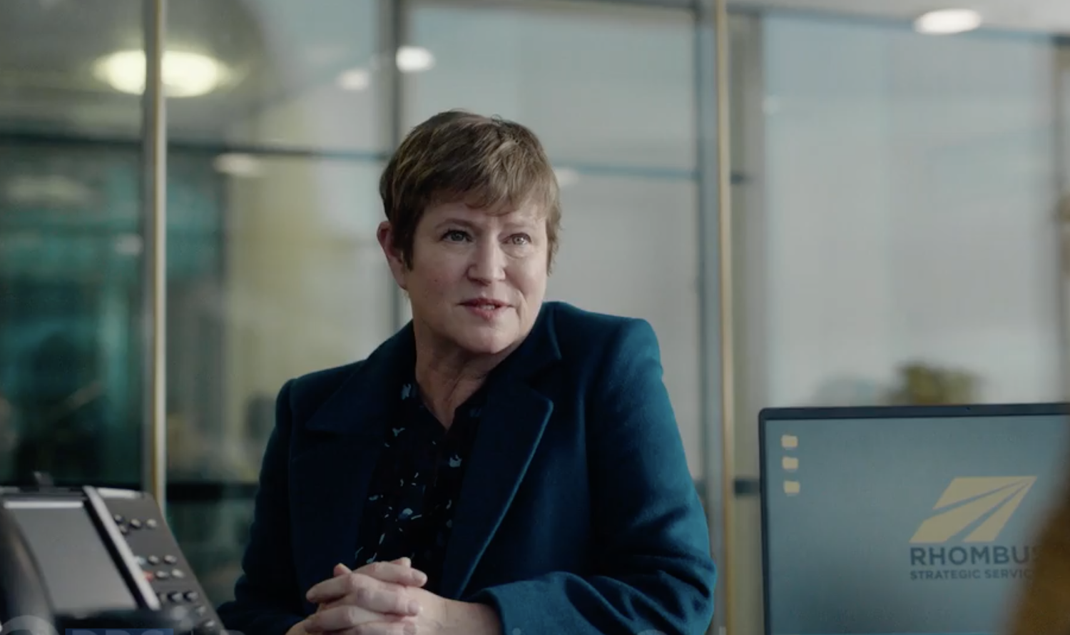 Eleanor James (Lisa Palfrey).