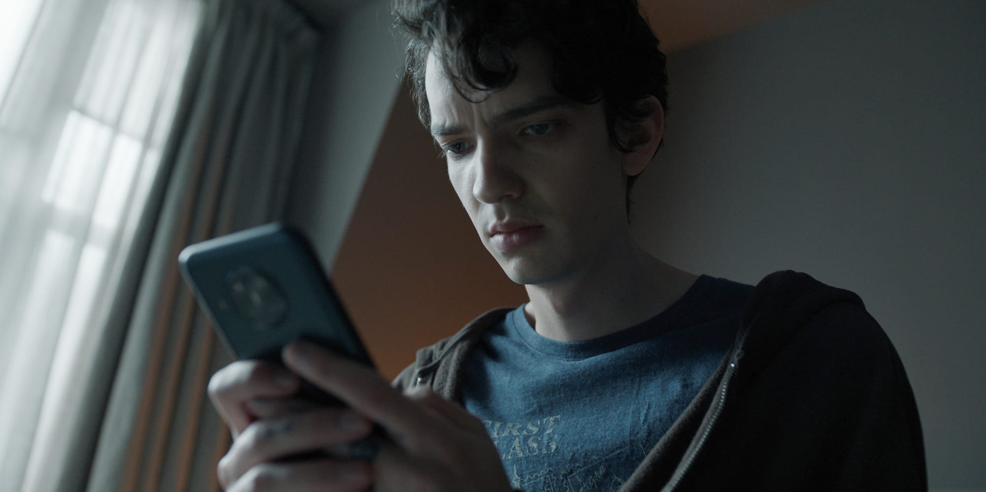 Kodi Smit-McPhee as Nicolas Ravenscroft in 'Disclaimer'