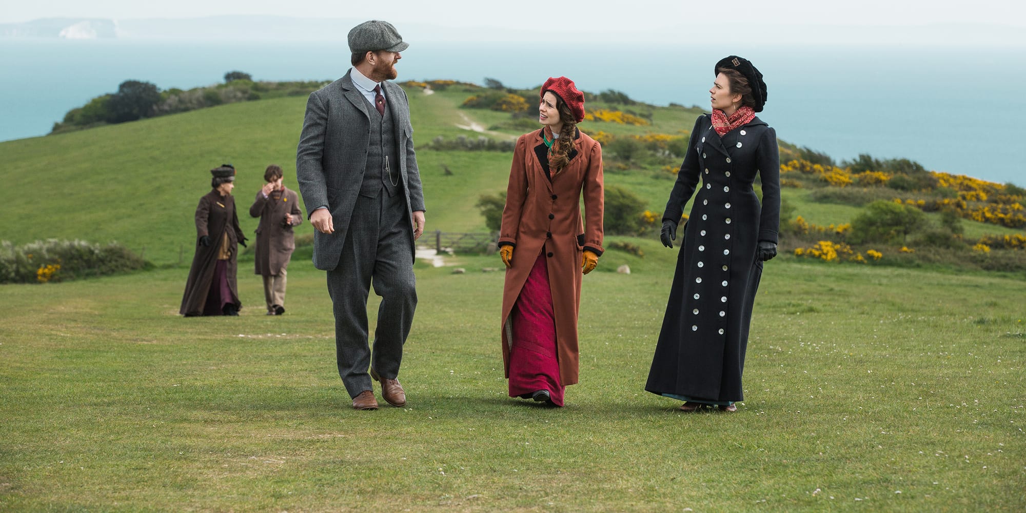 Matthew MacFadyen as Henry Wilcox, Philippa Coulthard as Helen Schlegel, and Hayley Atwell as Margaret Schlegel in 'Howards End'
