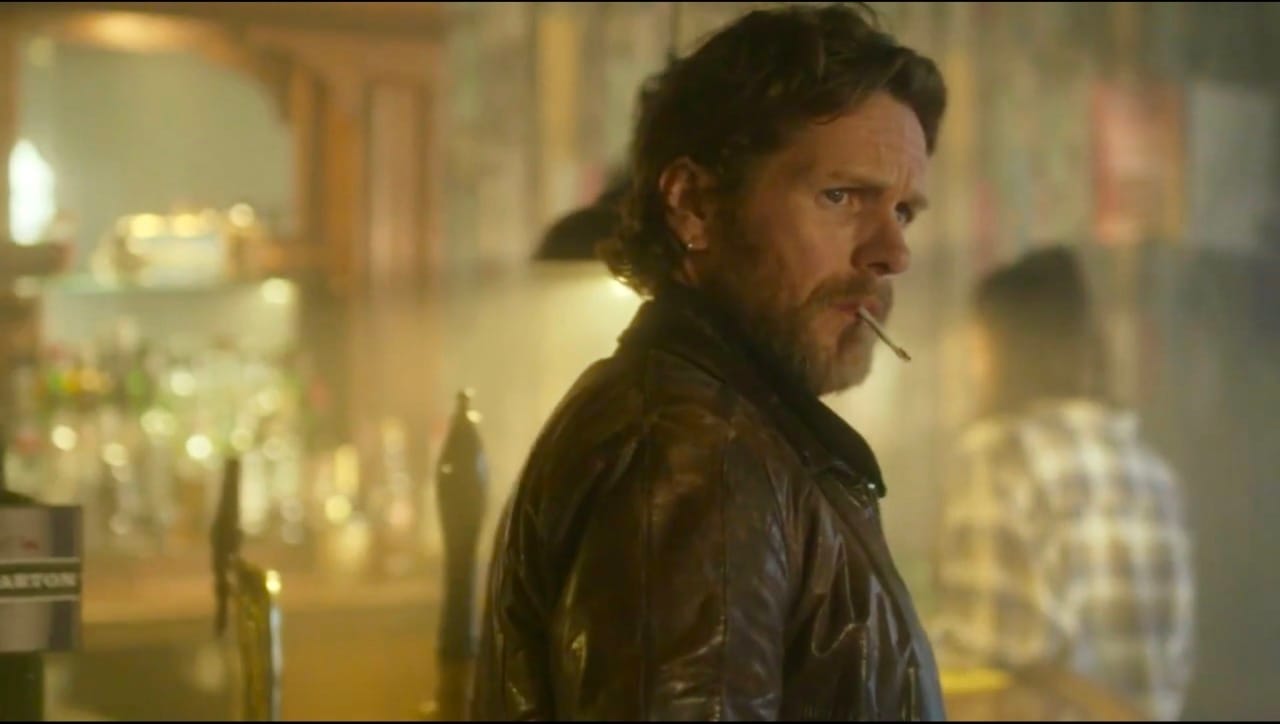 Shaun Evans (John Sweeney).