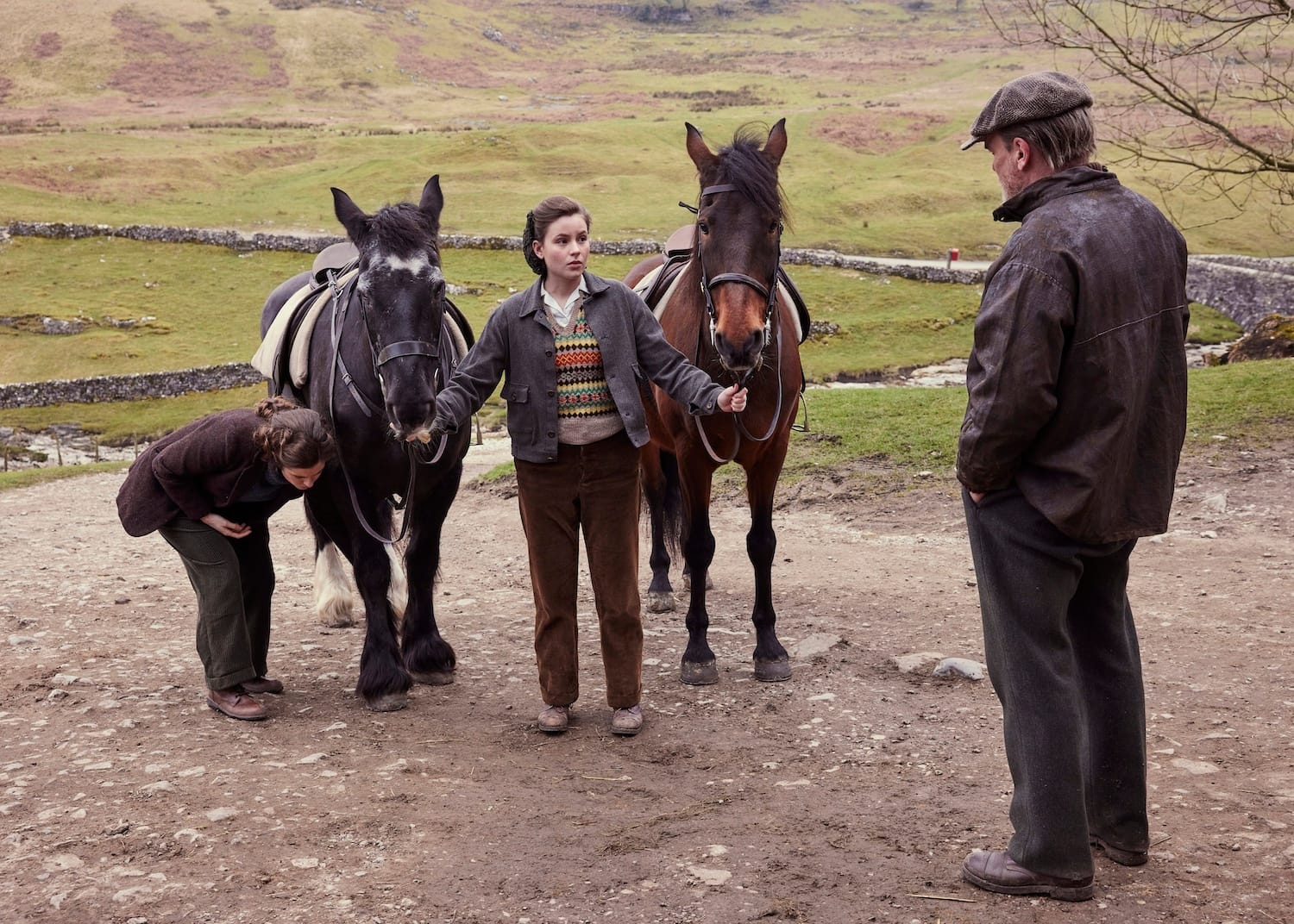 Helen (Rachel Shenton) and Jenny (Imogene Clawson) explain how their beloved horse was injured to Richard Alderson (Tony Pitts).