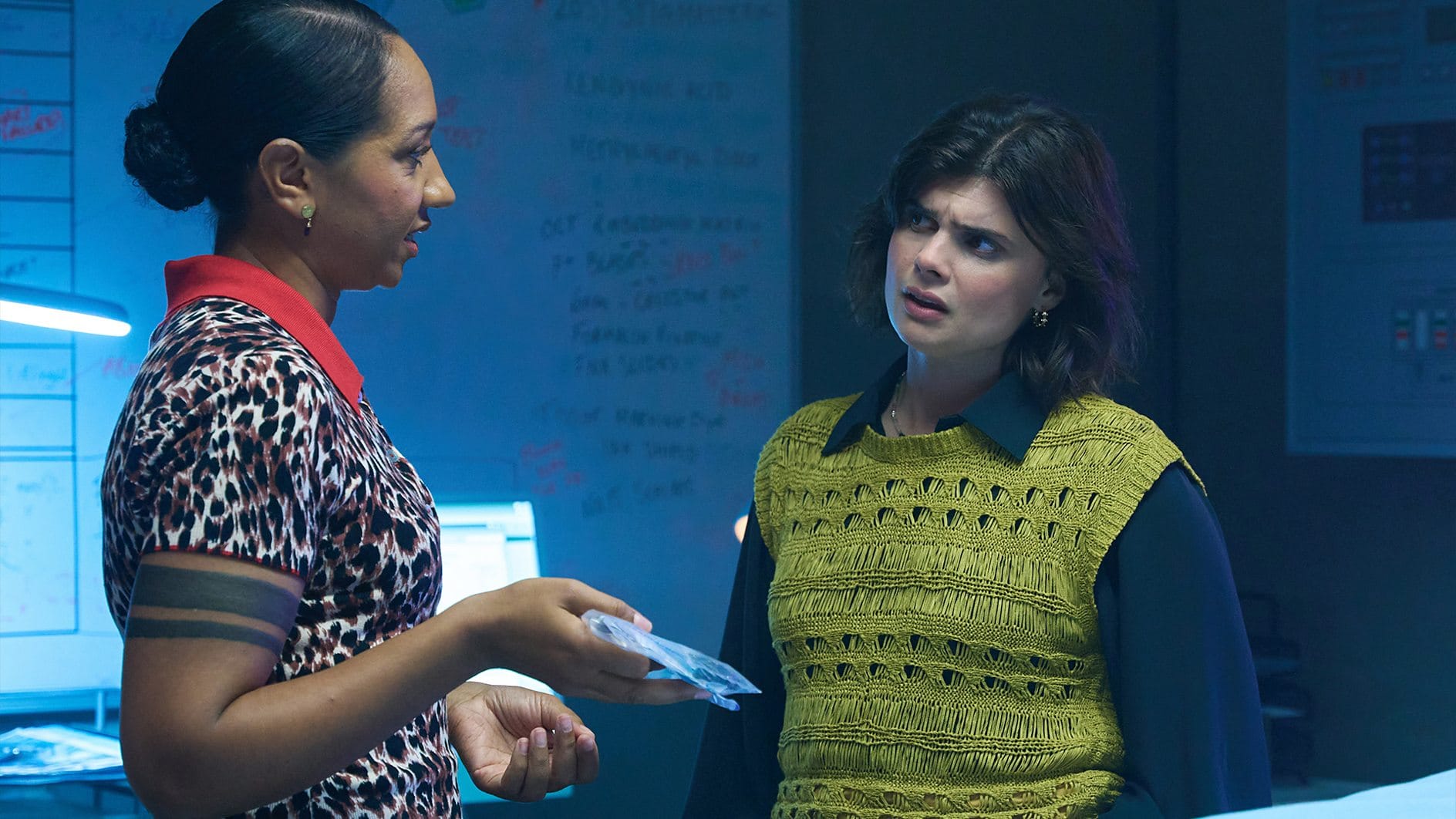 Alexandria Riley as Baxter and Gwyneth Keyworth as Janie Mallowan in 'Death Valley'
