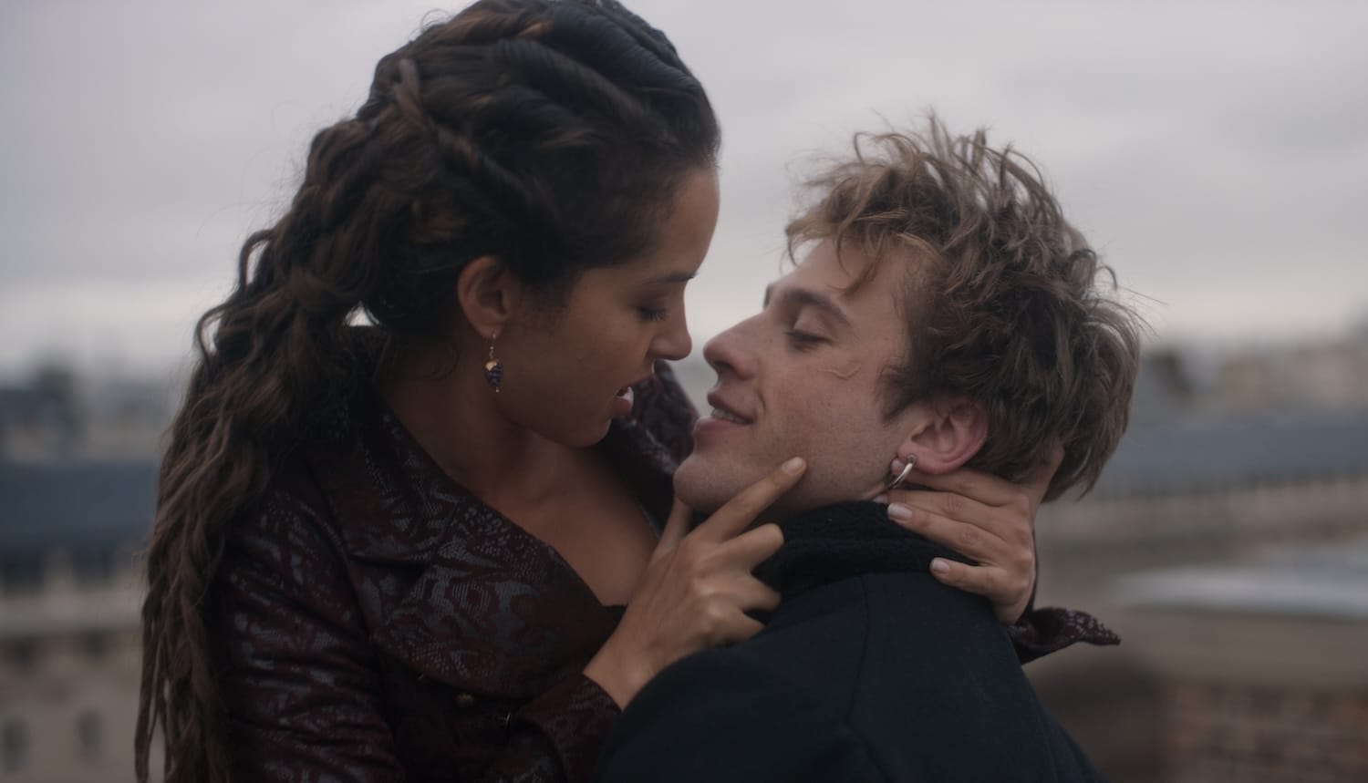 Benjamin Voisin and Lyna Khoudri in "Carême"