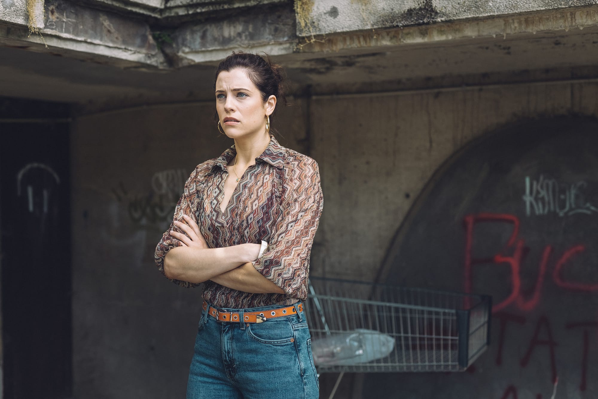 Jessica De Gouw as Becka in 'The Couple Next Door' Season 1