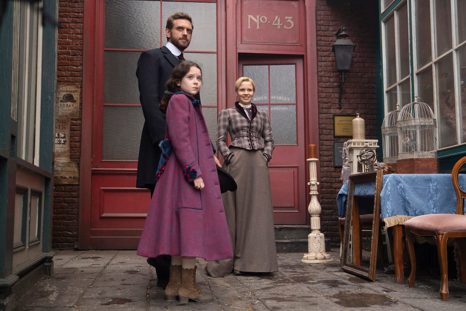  Kate Phillips, Tom Durant Pritchard, and Ruby Siddle in "Miss Scarlet" Season 5