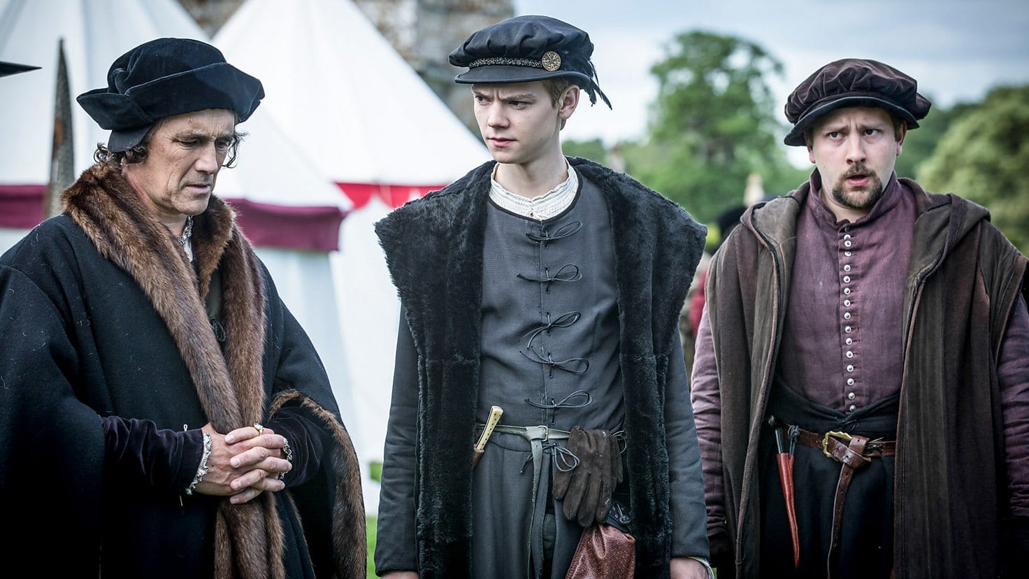 Thomas Cromwell (Mark Rylance), Rafe Sadler (Thomas Brodie-Sangster) and Richard Cromwell (Joss Porter).