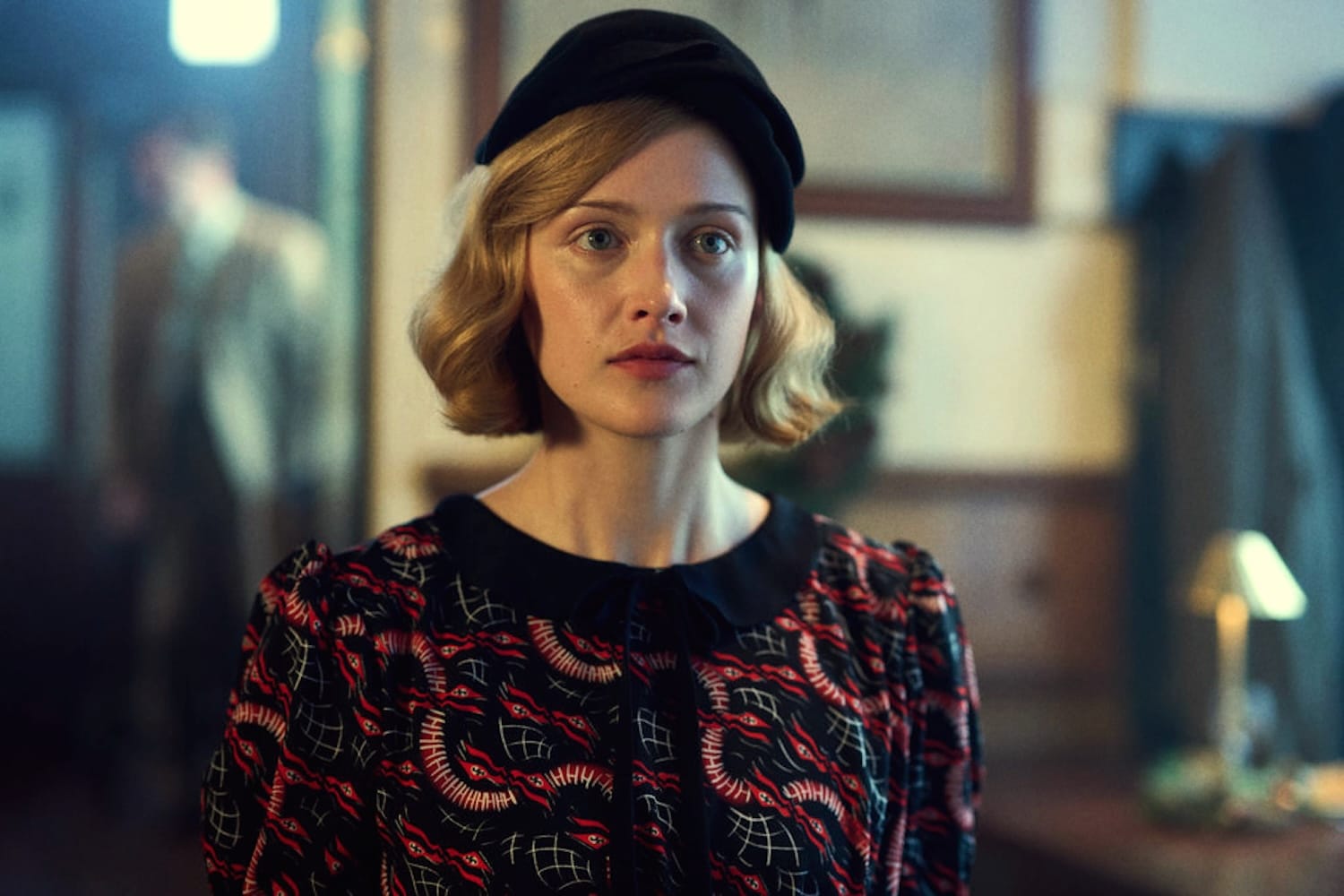 Shannon Watson in "Outrageous"