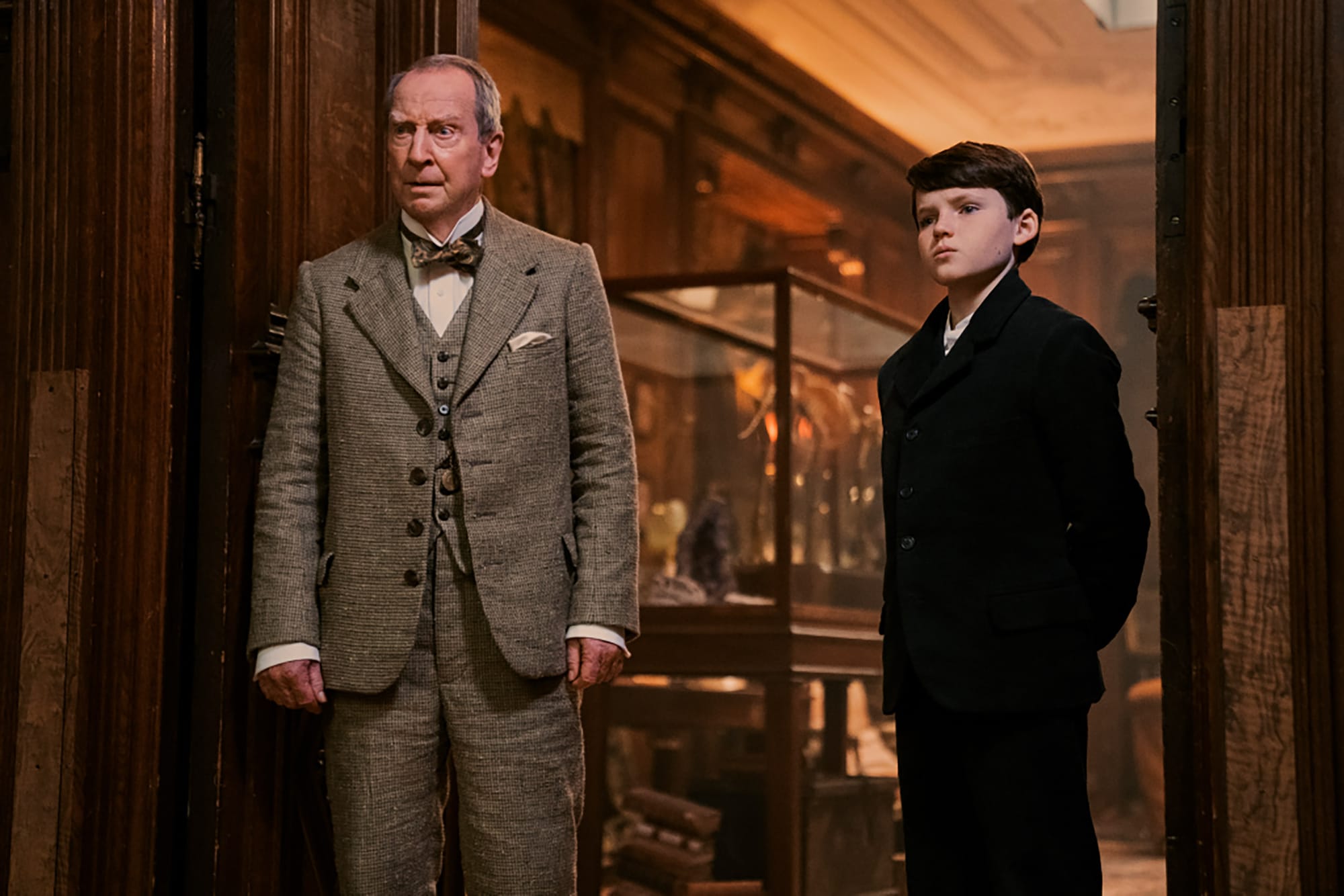 Bill Paterson as Dr. John Hathaway and Benjamin Evan Ainsworth as Alex Burgess in 'The Sandman' Season 1