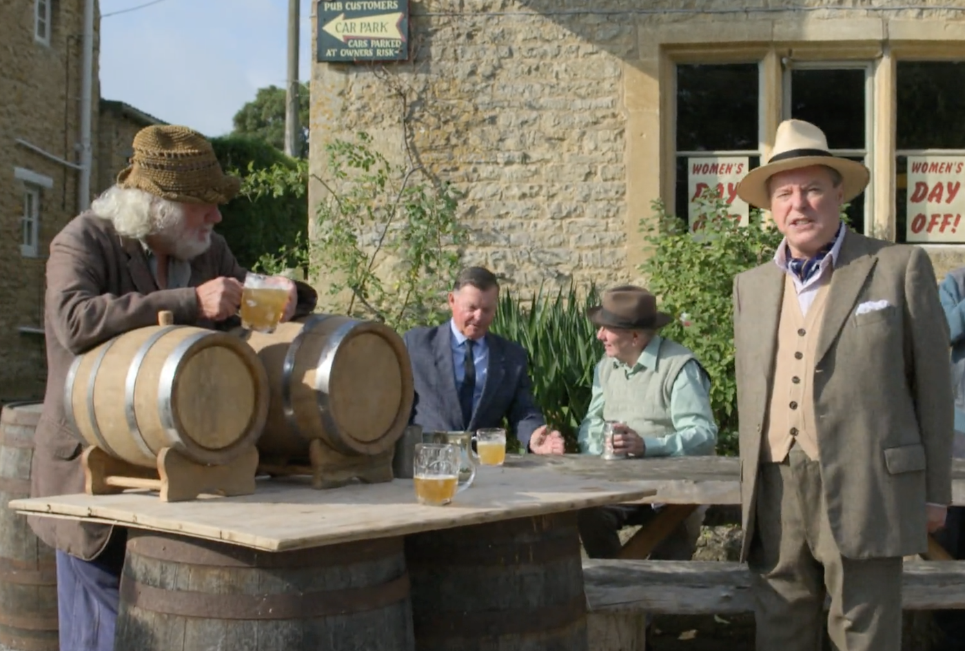 Tom Thomas (David Sterne) and Hector Lowsley (Robert Daws) outside the closed pub.