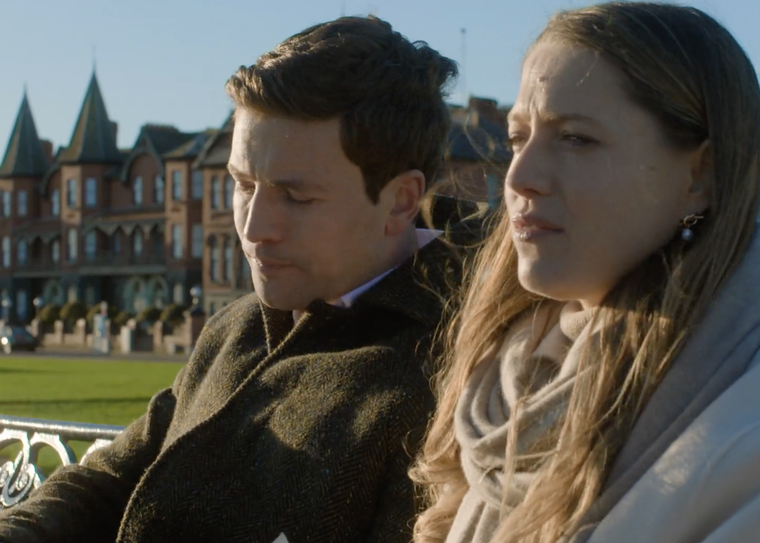 Lynley (Leo Suter) and Helen (Niam Walsh).