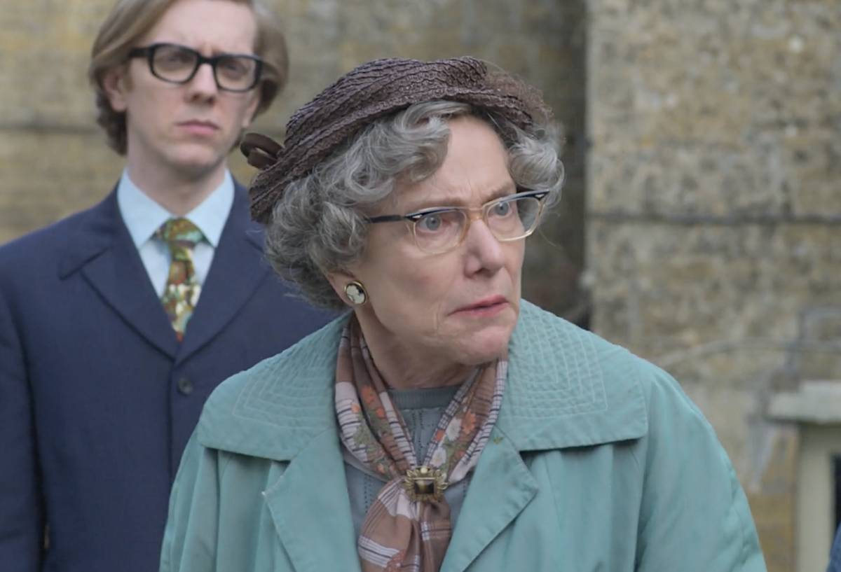 Vera Clam (Belinda Lang) and Dermot Millington (Joshua James).