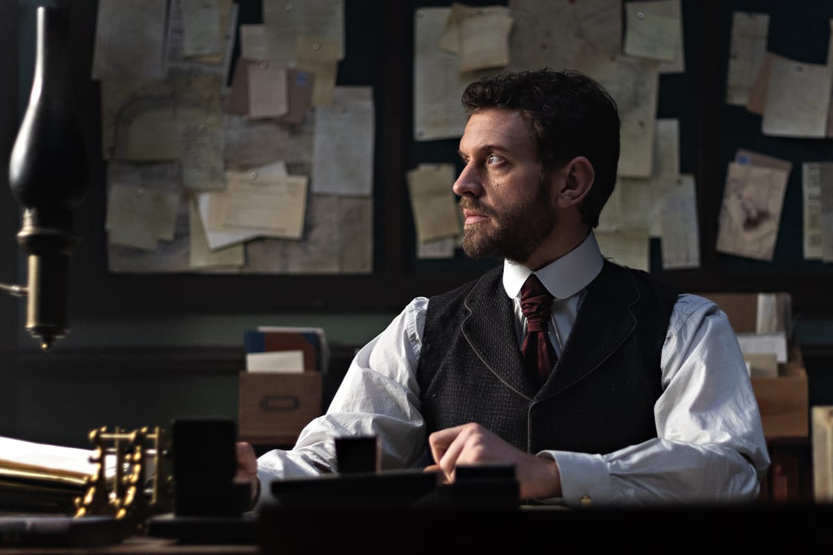 Tom Durant Pritchard in "Miss Scarlet" Season 6