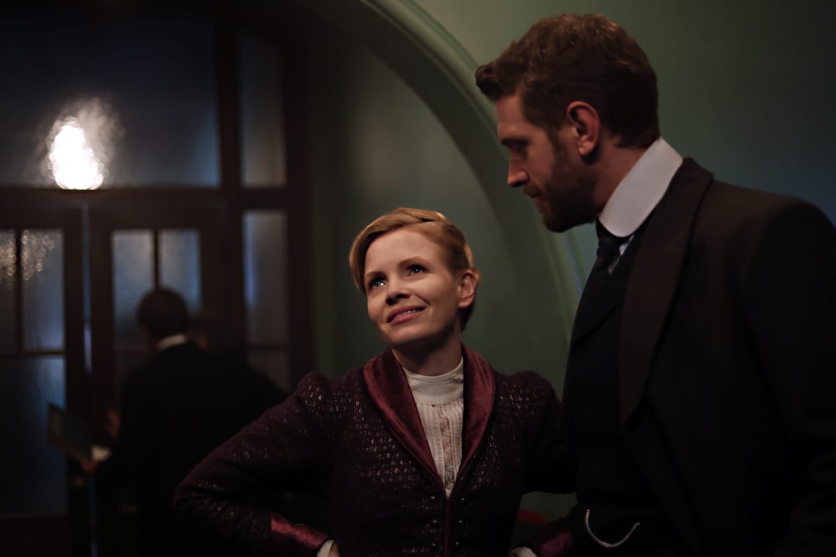 Kate Phillips and Tom Durant Pritchard in "Miss Scarlet" Season 6 (Photo: Miss Scarlet Limited and MASTERPIECE)