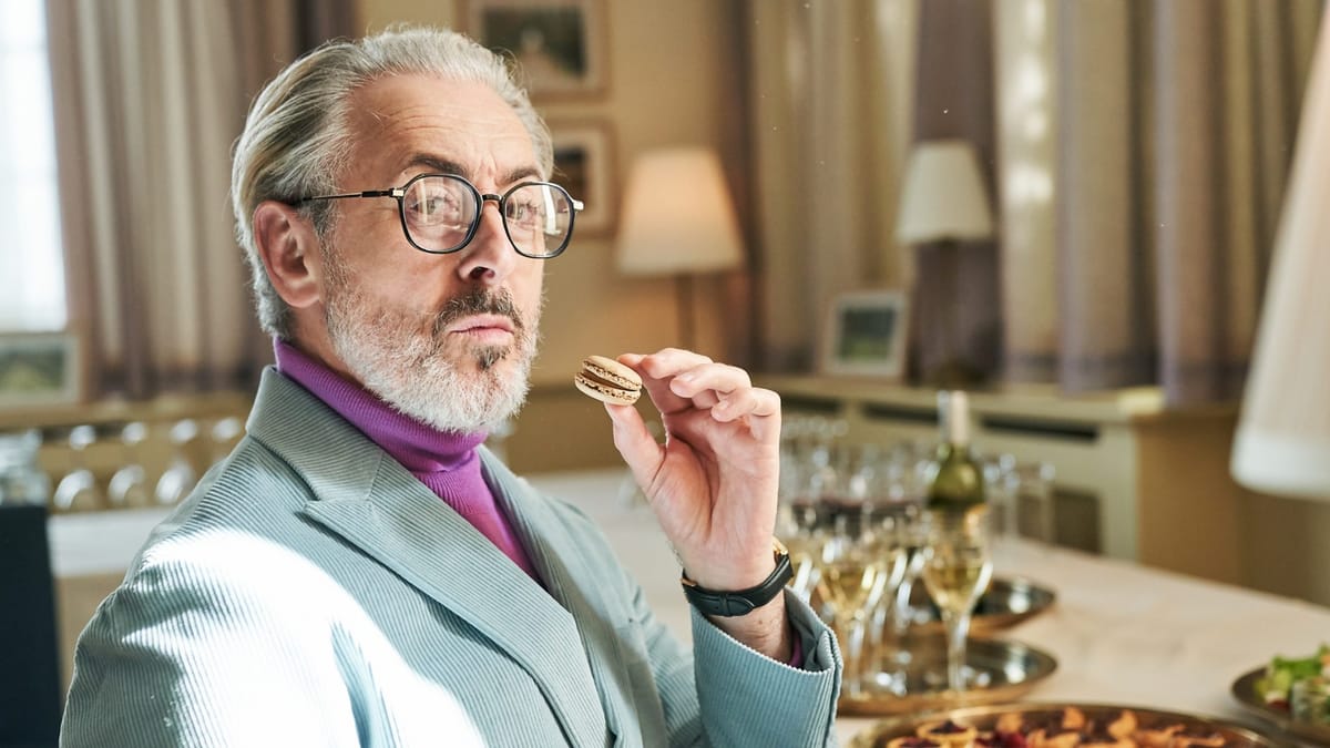 'The Traitors' Host Alan Cumming Joins 'Boarders' Season 2