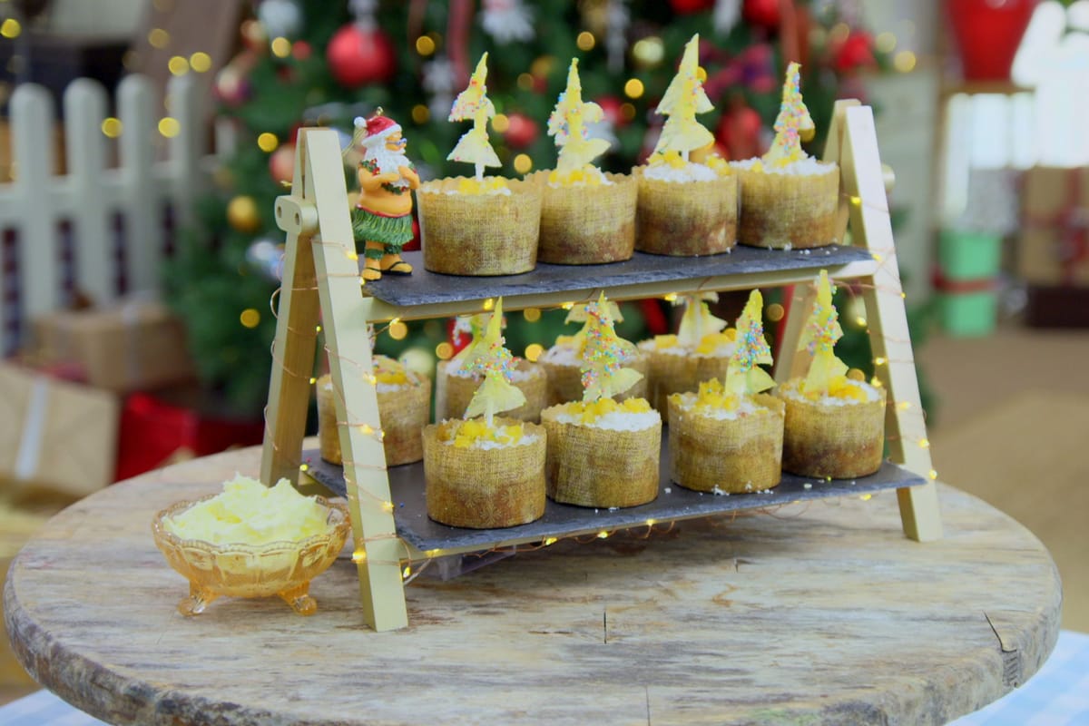 'The Great British Baking Show: Holidays' is a Festive Return to the Tent