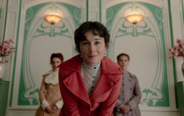 Netflix's Spanish Period Drama 'The Lady's Companion' Looks Colorful & Charming