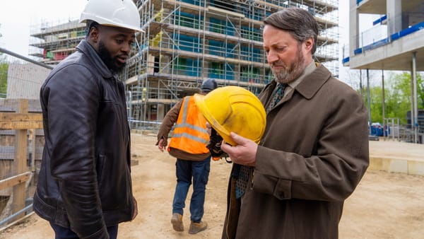 Checkmate! Ludwig Solves a Murder with a Game of Reverse Chess