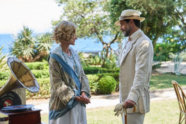 Everyone Gets "Invitations" in 'Hotel Portofino' Episode 3